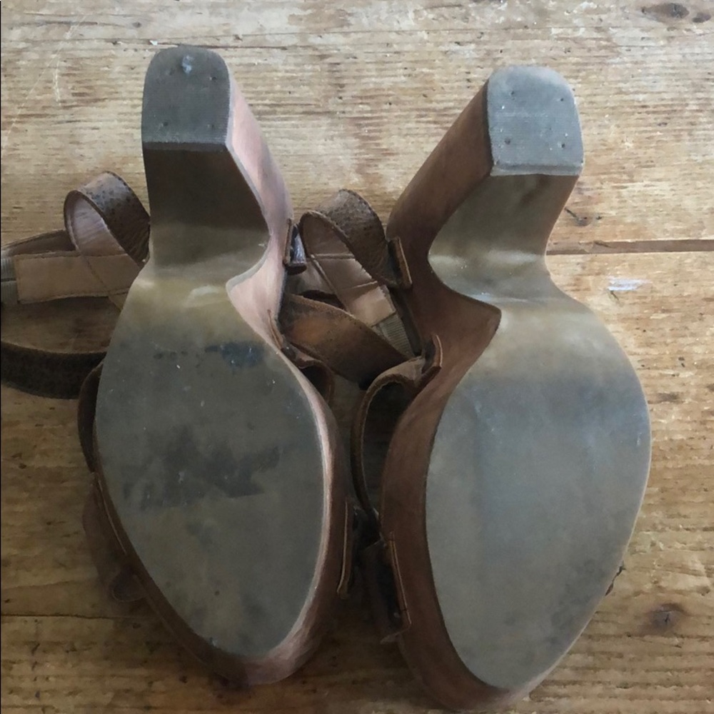 Bed Stu Madeline Distressed Platform Heels - Picture 6 of 7
